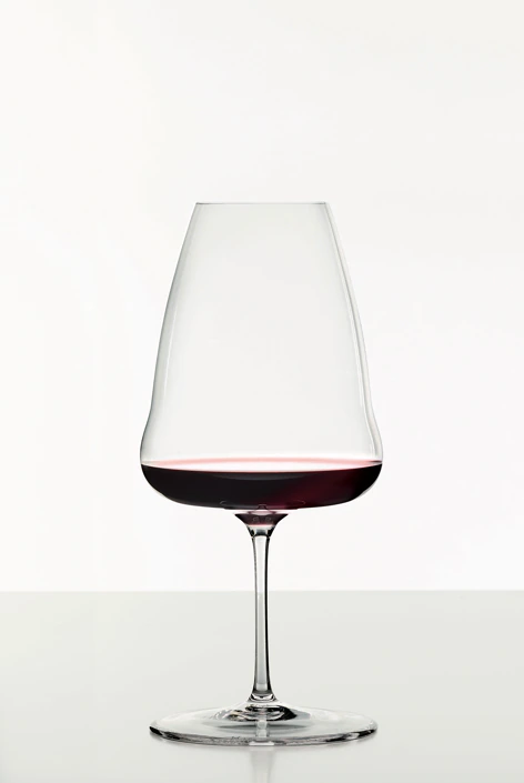 Enhance Ao yun taste with a unique glass